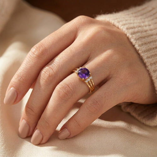 Anillo de Banda Dividida de Oro y Amatista