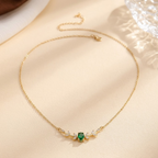 Collar Minimalista de Oro y Esmeralda