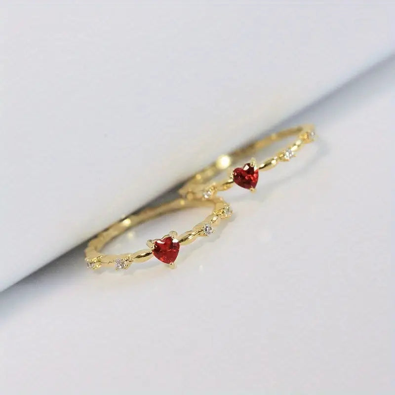Anillo de Corazón de Oro y Rubí