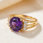 Anillo de Banda Dividida de Oro y Amatista