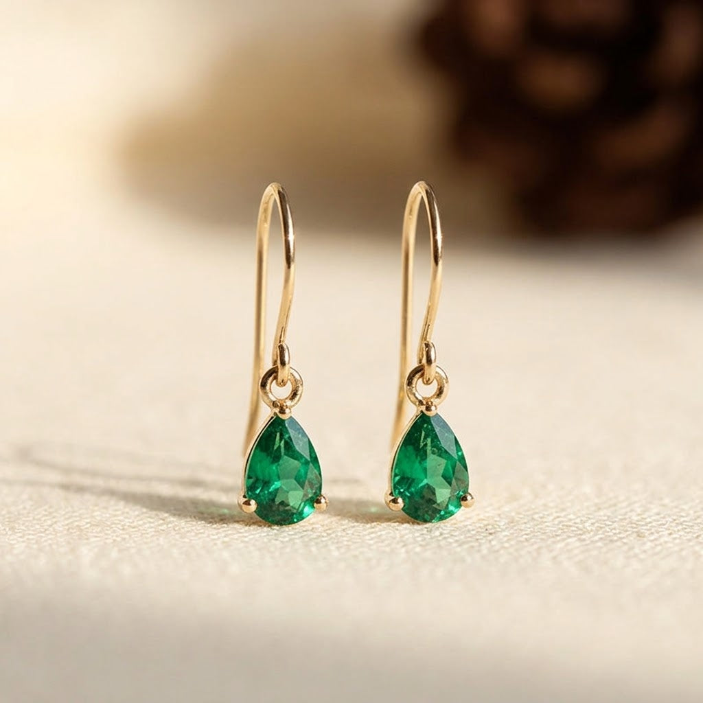 Pendientes Colgantes de Lágrima de Oro y Esmeralda