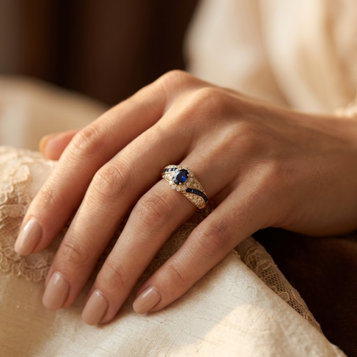 Anillo de Banda de Oro y Zafiro