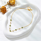 Collar de Estaciones Geométrico de Oro y Esmeralda