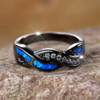 Anillo de Plata Retorcido con Incrustación