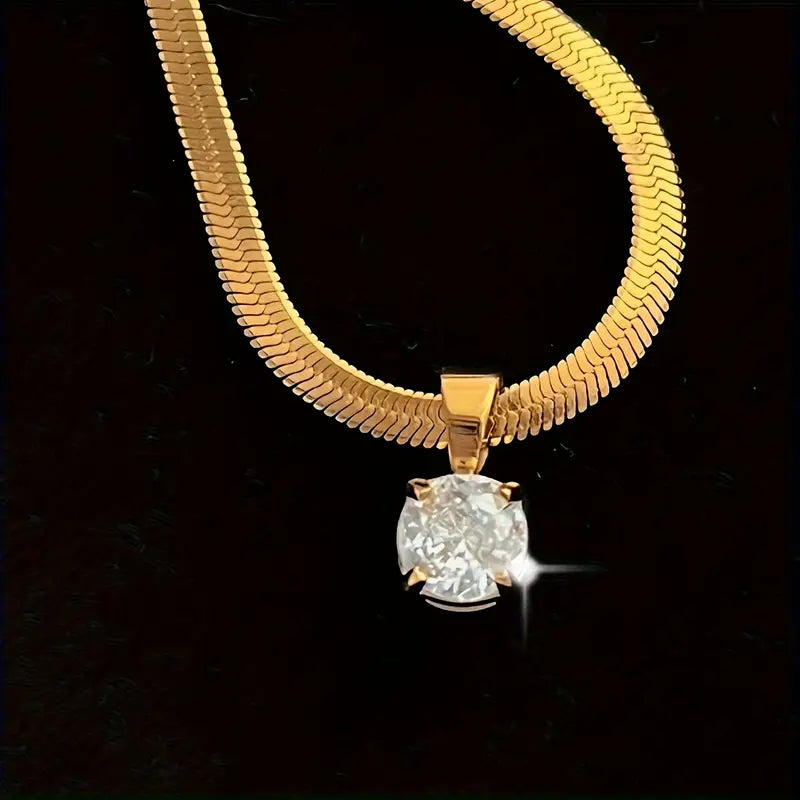 Elegante Collar con Colgante de Estrás | Oro