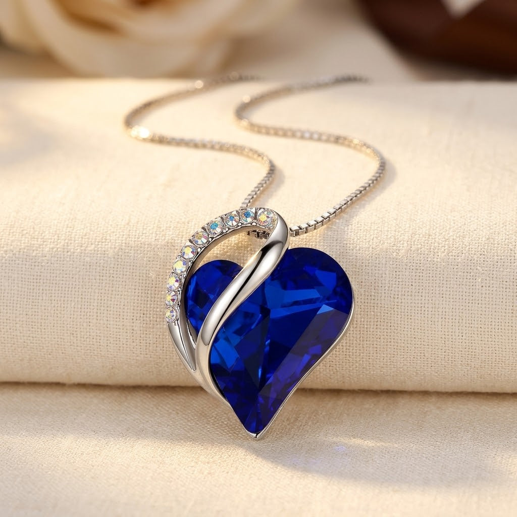 Collar de Corazón de Plata y Zafiro