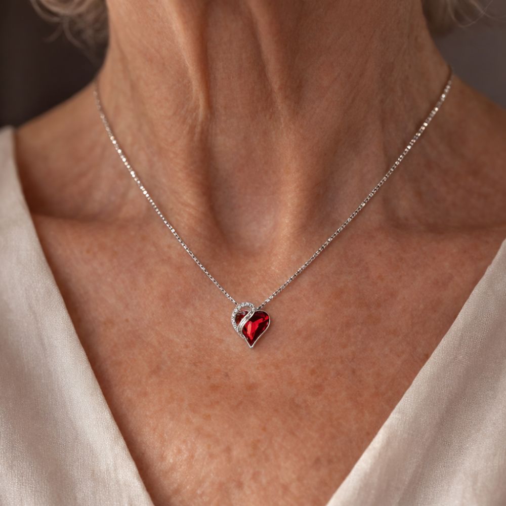 Collar de Corazón del Infinito con Rubí