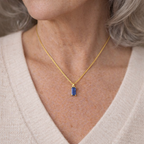 Collar Minimalista con Colgante de Zafiro