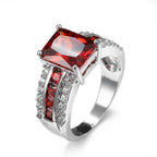 Anillo de Banda Dividida de Plata y Rubí