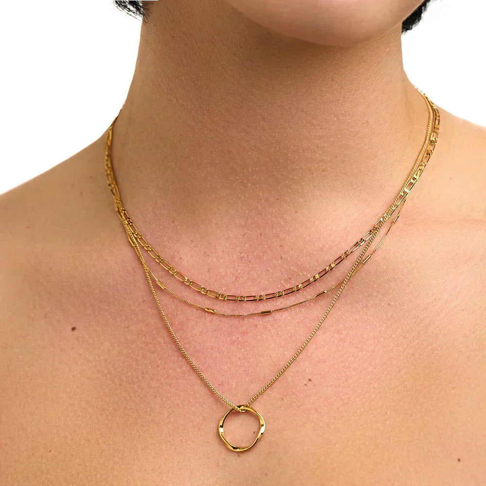 Circa™ | Collar de Círculo Abierto de Tres Hileras de Oro