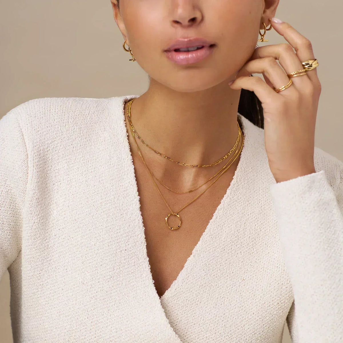 Circa™ | Collar de Círculo Abierto de Tres Hileras de Oro