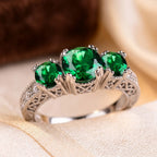Anillo de Tres Piedras de Plata y Esmeralda