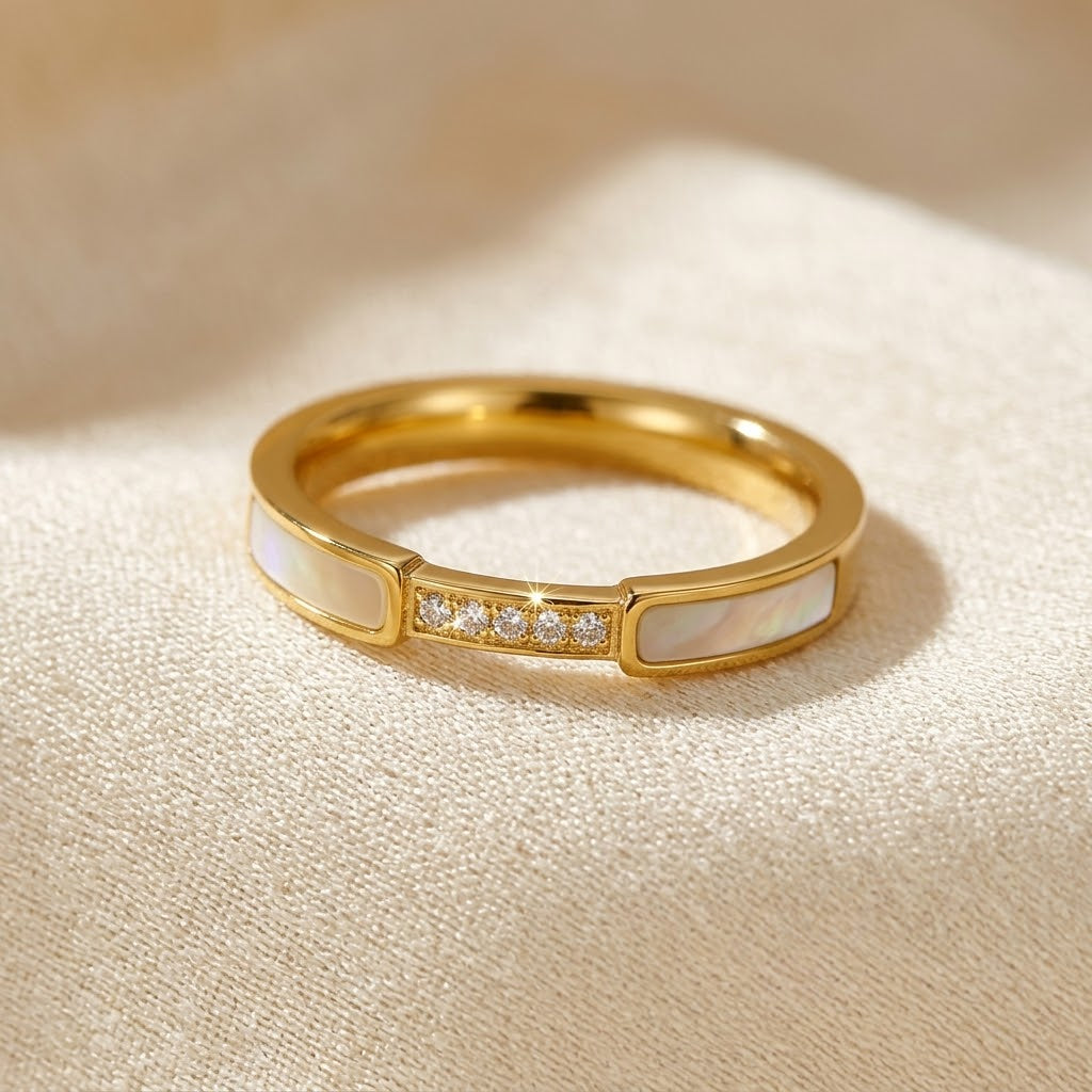 Anillo de Banda con Incrustación de Oro