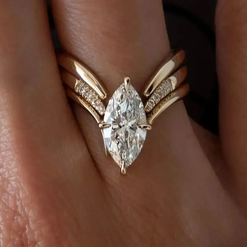 Anillo de Oro Corona Colgante
